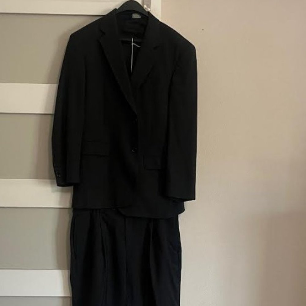 Men's JoS. A. Bank Suit